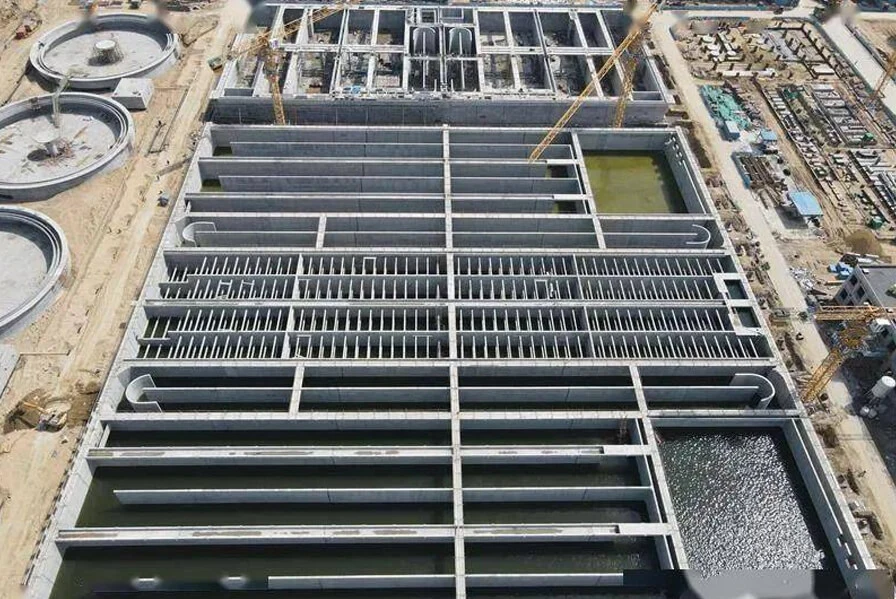 Projet d'usine de traitement des eaux usées du parc pétrochimique de Shandong Yulong-Réservoir de sédimentation secondaire de la station d'épuration des eaux usées et pipeline de réservoir de cuve