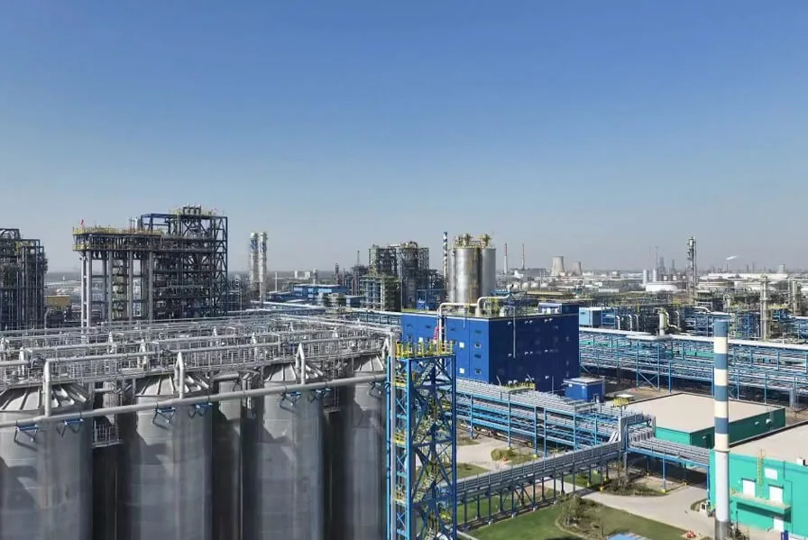 Système de traçage électrique domestique pour le projet de démonstration d'intégration intelligente du stockage et du transport de Shandong Chambroad Petrochemicals Co., Ltd.